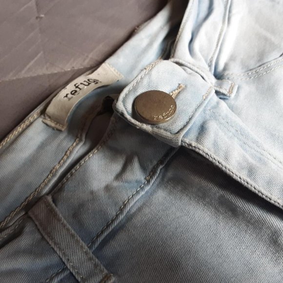 New Light Wash Ultra Stretch Skinny Jeans - Picture 4 of 10